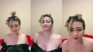 GyaQueen Melorot Belahan Susunya Hot