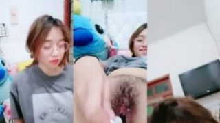 L0Lita Colok Memeknya Jembut Lebat