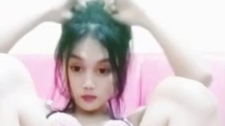 Mumun Ngangkang Pamerin Memek No Bulu