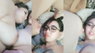 Vania Adila Lesbian Jilmek Bestienya Hot