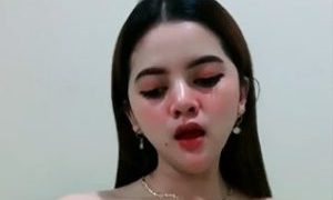 Vanya Remas Toket Twerk Pantat Besar