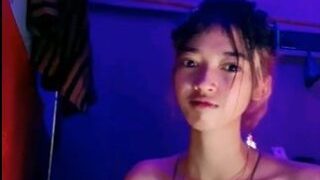 Toketnya Hilly WK Makin Besar Ya Bund