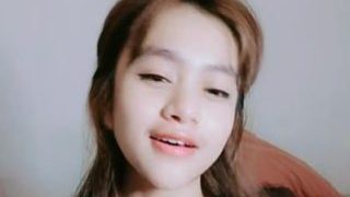 Yayang V MangoLive Remas Buah Dada Cuma Sehelai Kain